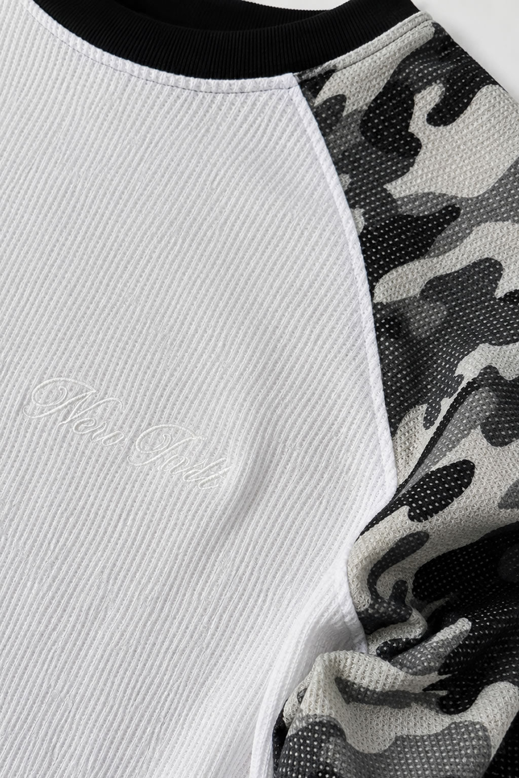 Polera Nero Project Waffle Camo
